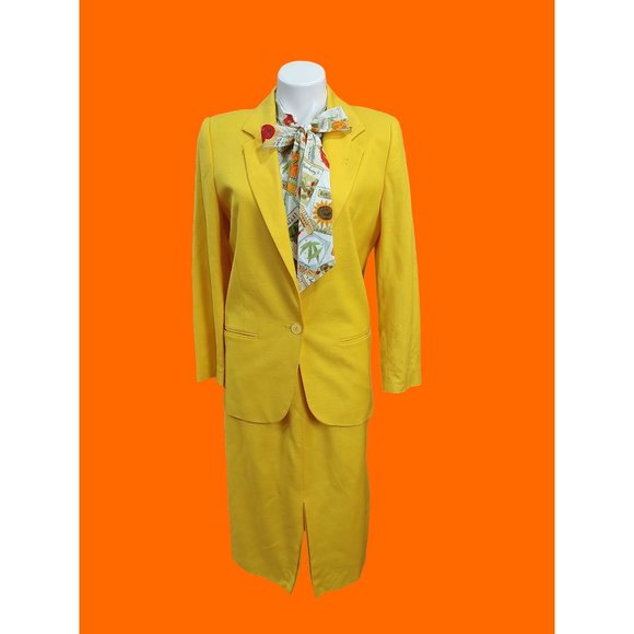1980's Golden Yellow Saddlebred Linen Skirt Suit - Picture 9 of 16